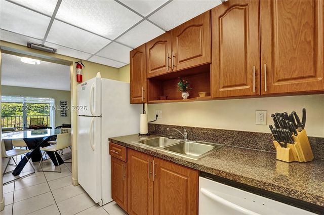 201 178th Dr 403, Sunny Isles Beach, FL 33160