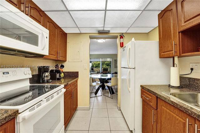 201 178th Dr 403, Sunny Isles Beach, FL 33160