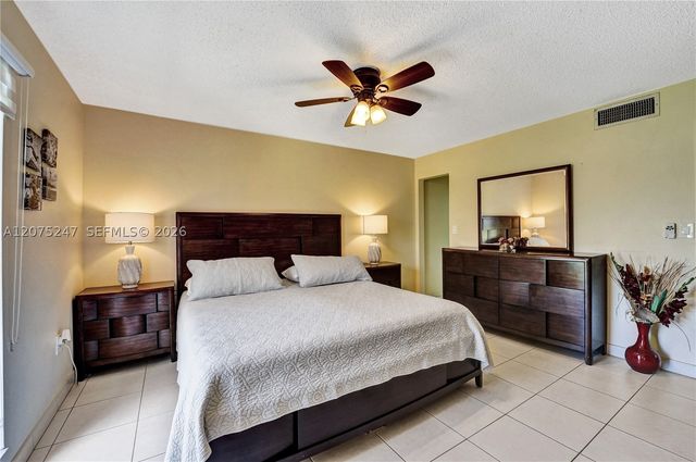 201 178th Dr 403, Sunny Isles Beach, FL 33160