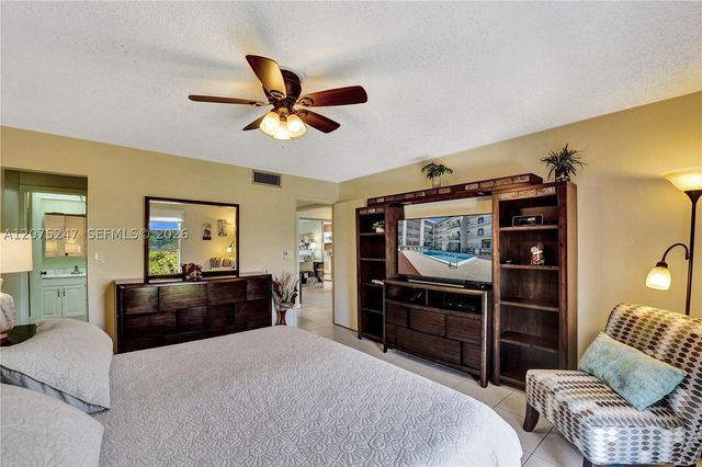 201 178th Dr 403, Sunny Isles Beach, FL 33160
