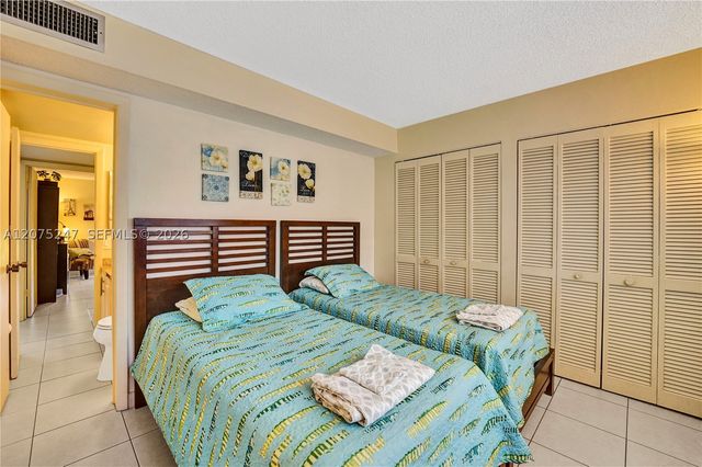 201 178th Dr 403, Sunny Isles Beach, FL 33160