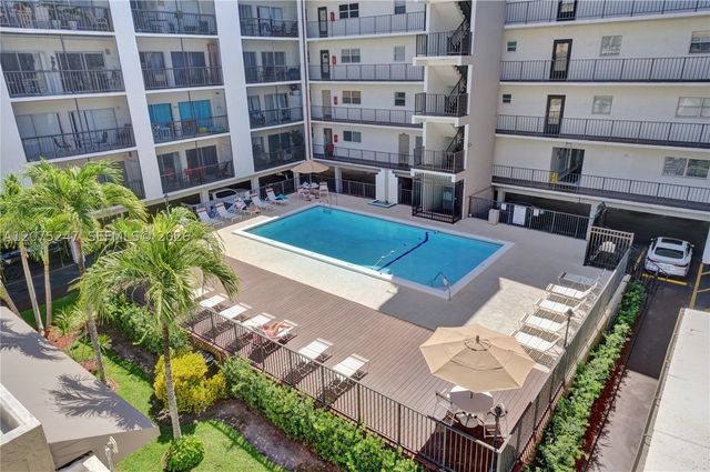 201 178th Dr 403, Sunny Isles Beach, FL 33160