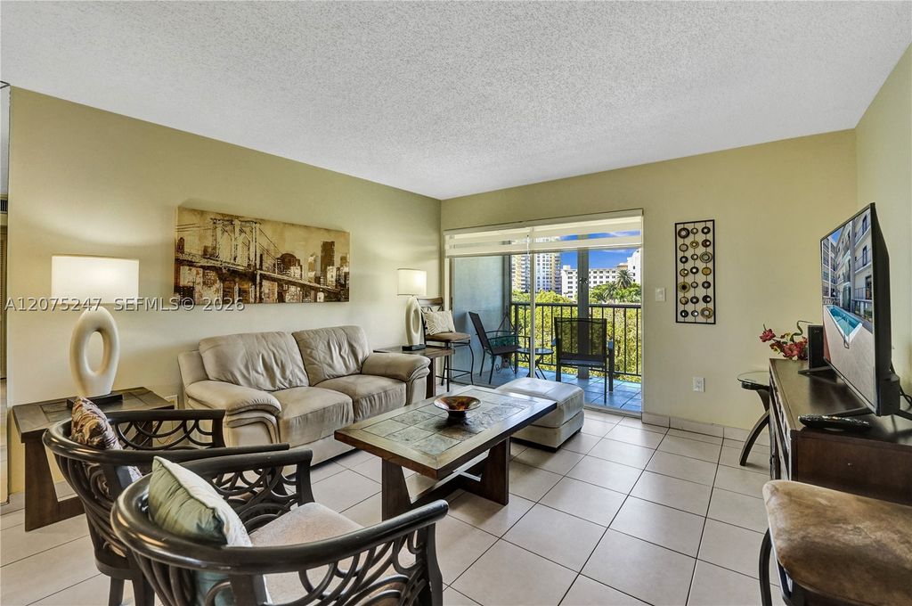201 178th Dr 403, Sunny Isles Beach, FL 33160