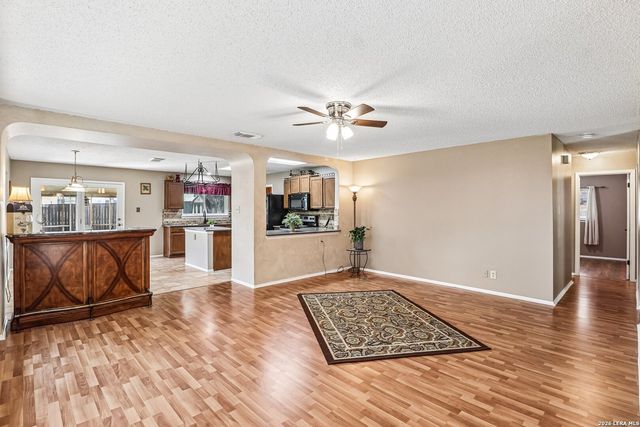 3733 Davenport, Schertz, TX 78154