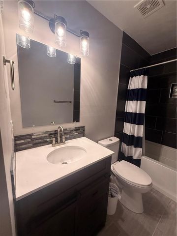 1949 Arlington Arch DR, Virginia Beach, VA 23464