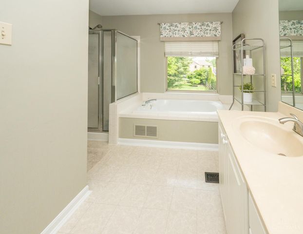 5601 Autumn Wynd Lane, Miami Twp, OH 45150