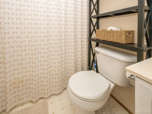 5601 Autumn Wynd Lane, Miami Twp, OH 45150