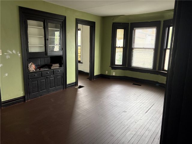 135 S Monmouth Street, Dayton, OH 45403