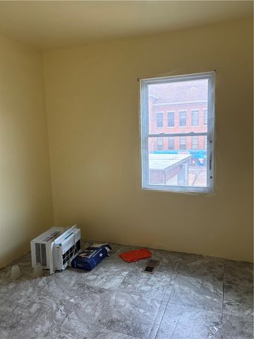 135 S Monmouth Street, Dayton, OH 45403