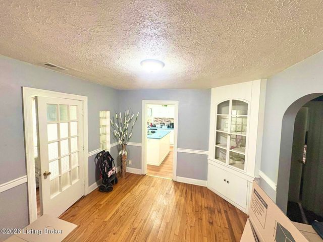 500 Inverness Ave, Louisville, KY 40214