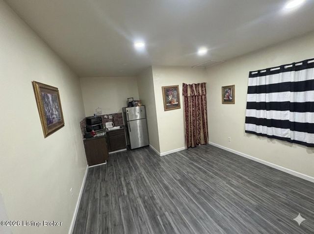 500 Inverness Ave, Louisville, KY 40214