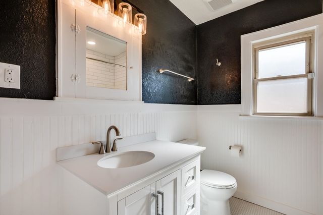 353 N Oliver Ave, Wichita, KS 67208