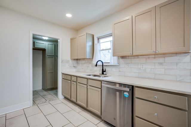 353 N Oliver Ave, Wichita, KS 67208