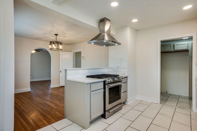 353 N Oliver Ave, Wichita, KS 67208