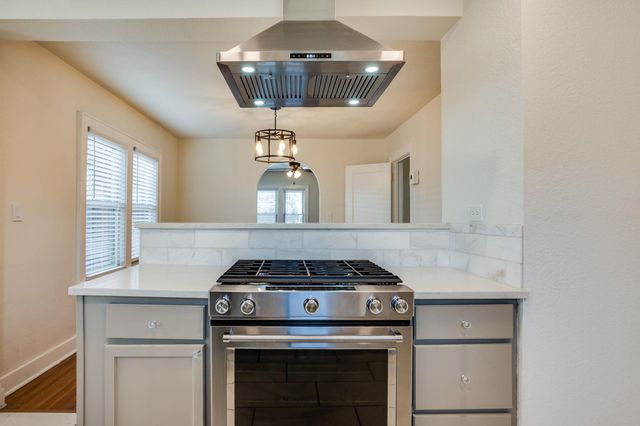 353 N Oliver Ave, Wichita, KS 67208