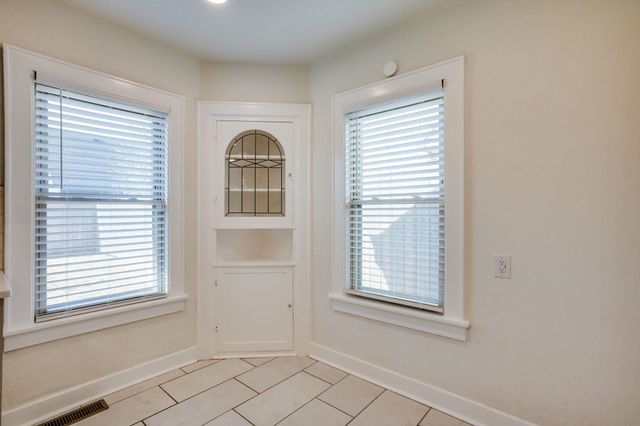 353 N Oliver Ave, Wichita, KS 67208