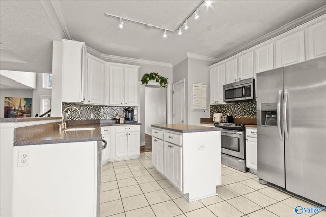 135 Cannes Drive, Brownsboro, AL 35741