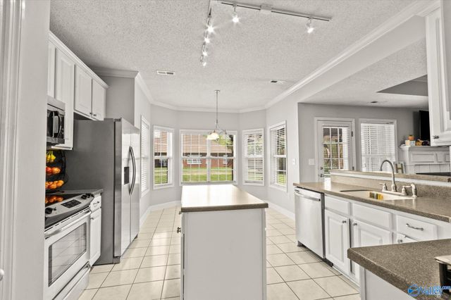 135 Cannes Drive, Brownsboro, AL 35741