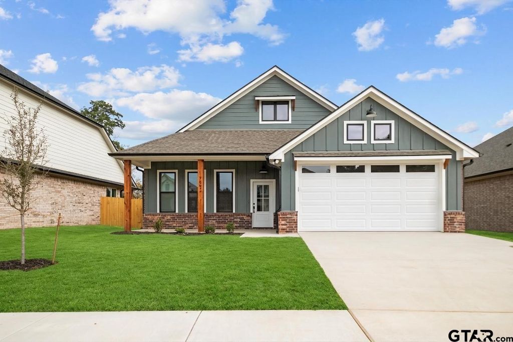 7892 Greenhill Drive, Tyler, TX 75703