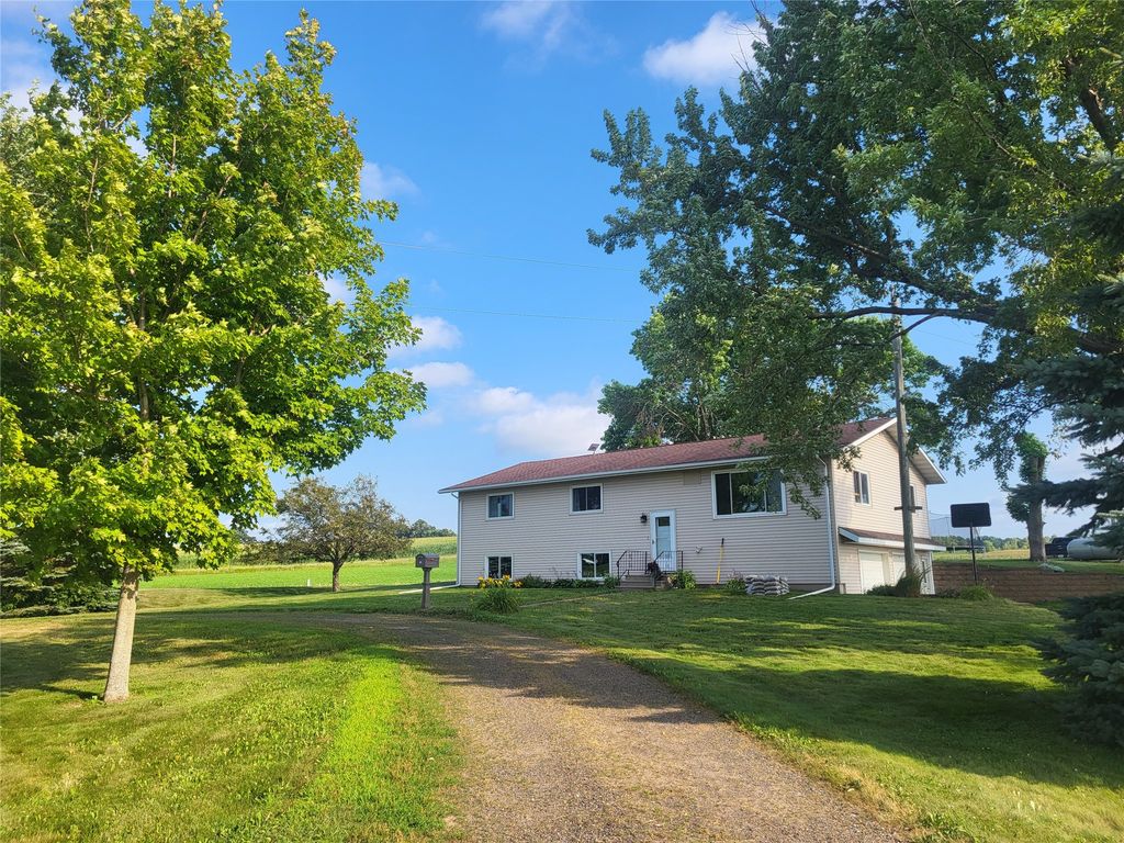 Image 1 of property listing at 991 19th Avenue, Cumberland, WI 54829