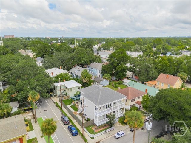 302 E 35th Street, Savannah, GA 31401
