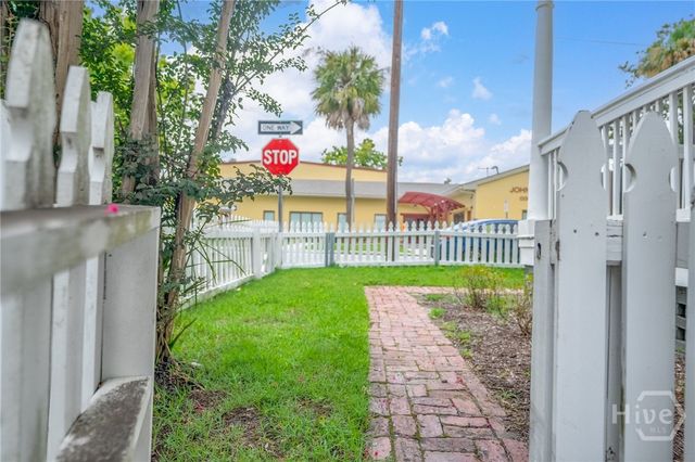 302 E 35th Street, Savannah, GA 31401