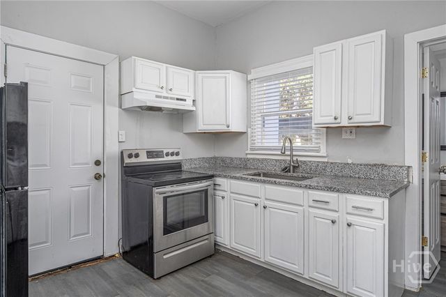 302 E 35th Street, Savannah, GA 31401