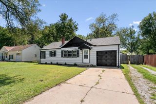 4041 E Bellaire St, Wichita, KS 67218