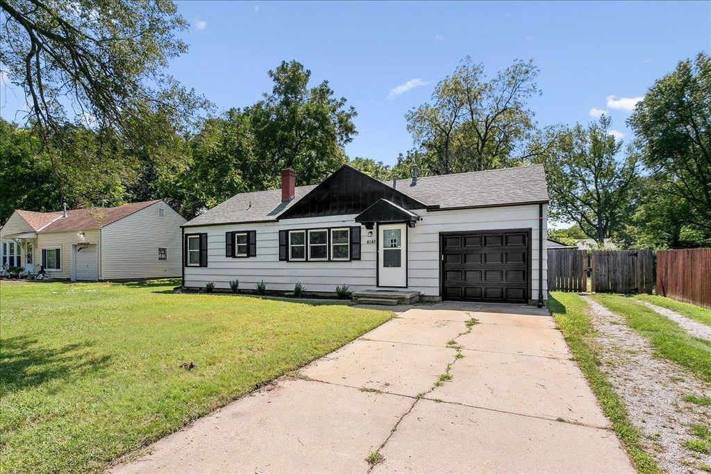 4041 E Bellaire St, Wichita, KS 67218