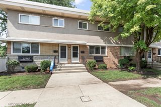 606 S Milwaukee Avenue B, Libertyville, IL 60048