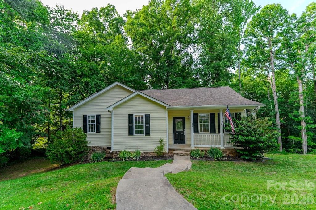 127 Wood Acre Drive, Mooresville, NC 28115