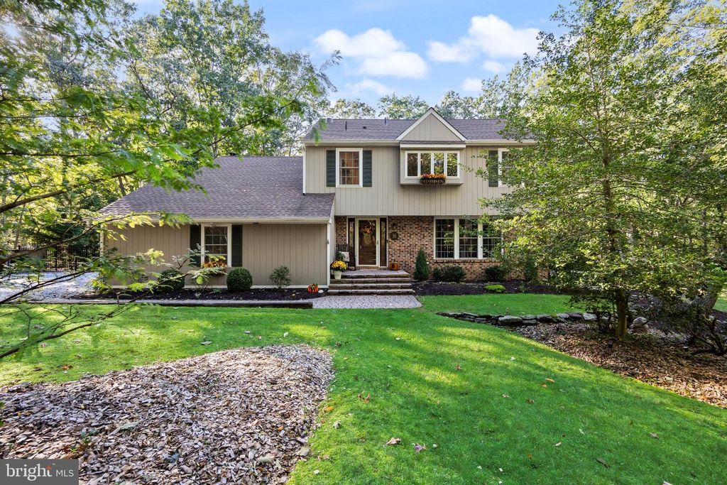 16 CORSHAM DR, MEDFORD, NJ 08055 — exterior