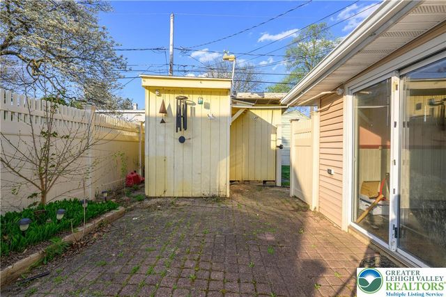 2114 Fireside Drive, Bethlehem City, PA 18018