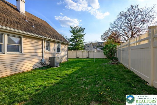 2114 Fireside Drive, Bethlehem City, PA 18018