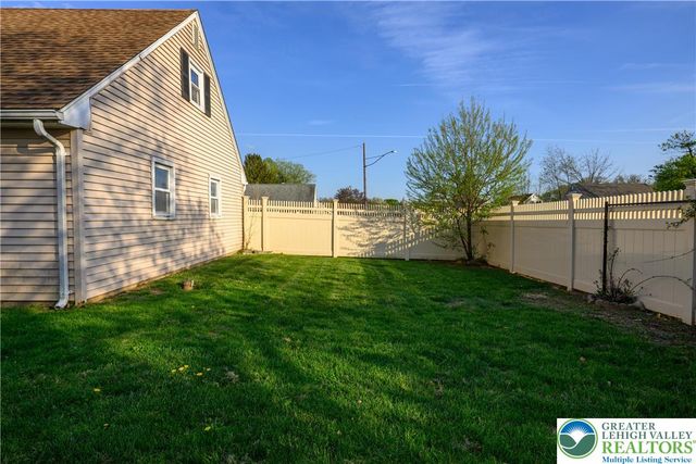 2114 Fireside Drive, Bethlehem City, PA 18018