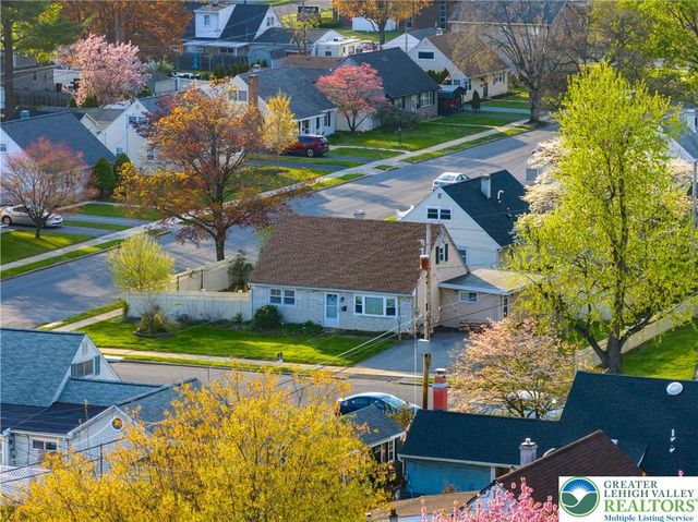 2114 Fireside Drive, Bethlehem City, PA 18018