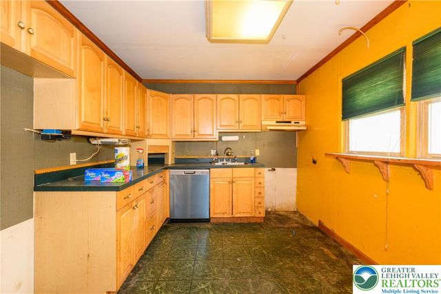 2114 Fireside Drive, Bethlehem City, PA 18018