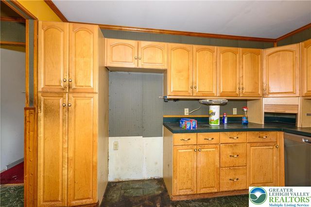 2114 Fireside Drive, Bethlehem City, PA 18018