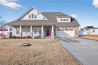 106 Snoozy Manor LN, Moyock, NC 27958