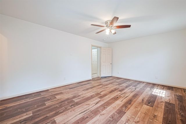 982 W Donovan Street, Houston, TX 77091