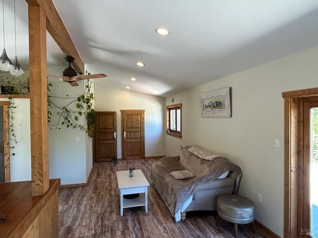 34620 Eureka Hill Rd, Point Arena, CA 95468