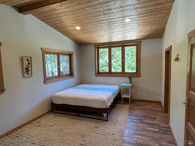 34620 Eureka Hill Rd, Point Arena, CA 95468