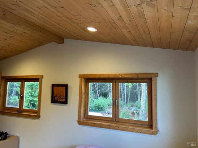 34620 Eureka Hill Rd, Point Arena, CA 95468