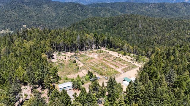 34620 Eureka Hill Rd, Point Arena, CA 95468