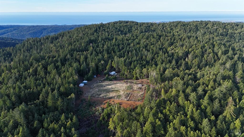 34620 Eureka Hill Rd, Point Arena, CA 95468