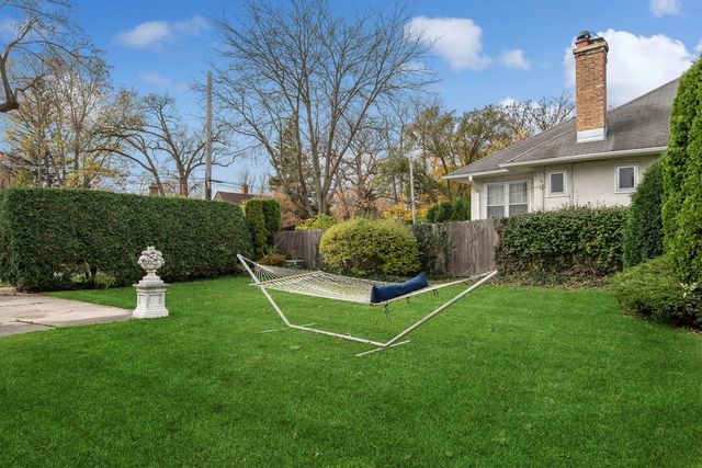 1099 Tower Road 2, Winnetka, IL 60093