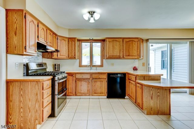 808 Columbus Ave, Raritan Boro, NJ 08869