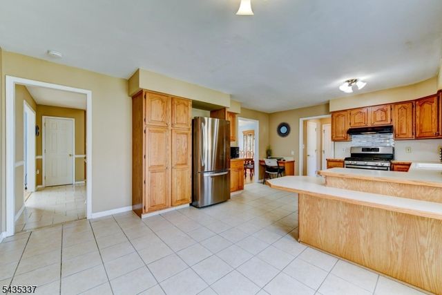 808 Columbus Ave, Raritan Boro, NJ 08869