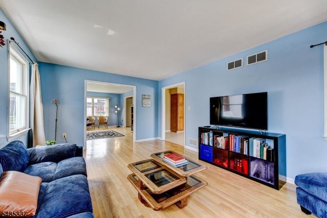 808 Columbus Ave, Raritan Boro, NJ 08869