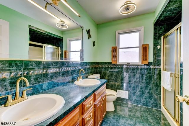 808 Columbus Ave, Raritan Boro, NJ 08869